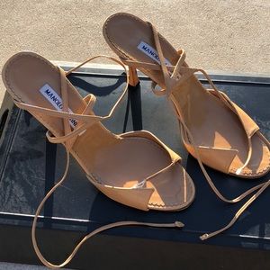 Manolo Blahnik sz 37.5 light tan leather strap up